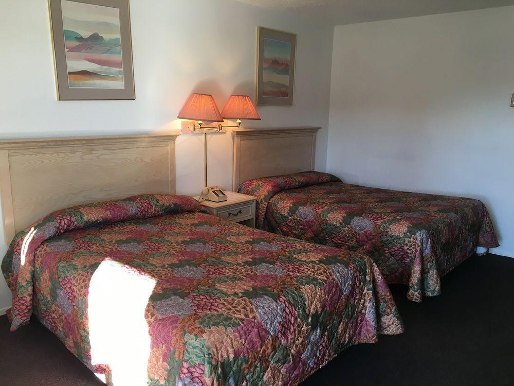 Copper Manor Motel Силвър Сити Екстериор снимка